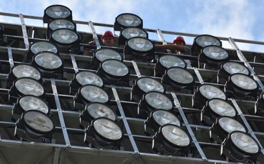 Počeli radovi na obnovi reflektorske rasvjete na stadionu Asim Ferhatović Hase
